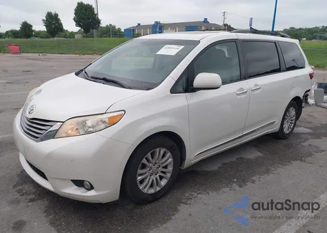2017 Toyota Sienna Xle Premium 8 Passenger from USA, damaged, VIN 5TDYZ3DC0HS818822